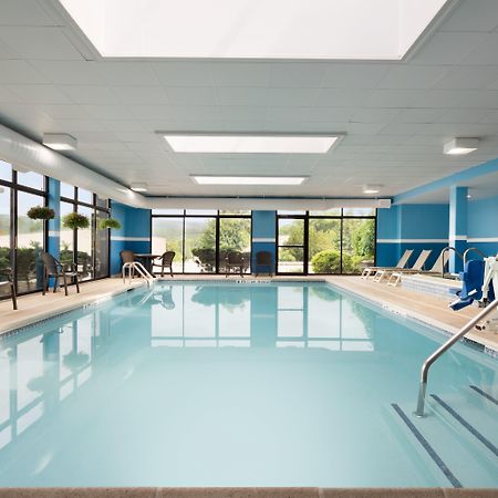 Holiday Inn Express & Suites - North Brunswick By Ihg Eksteriør billede