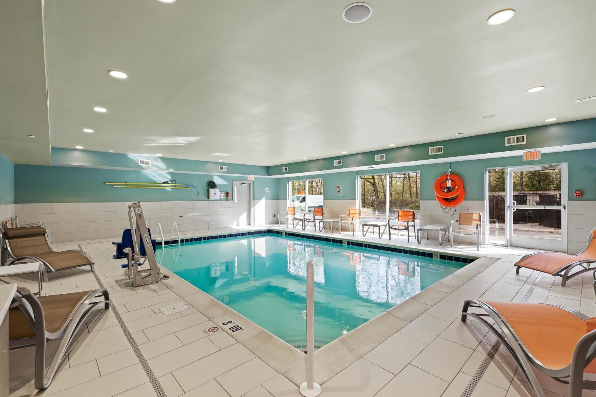 Holiday Inn Express & Suites - North Brunswick By Ihg Eksteriør billede